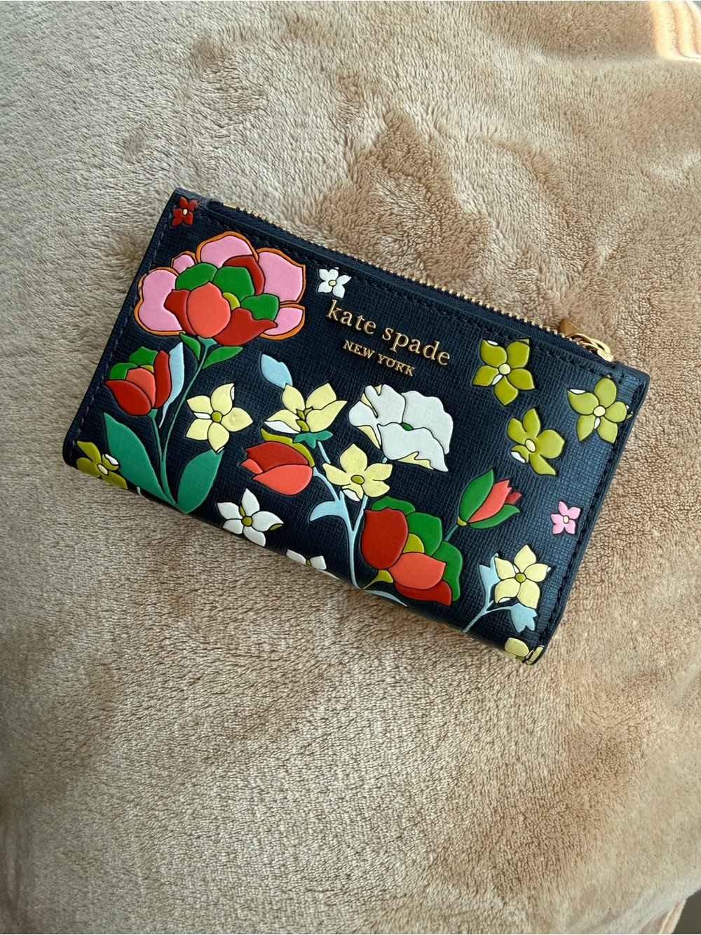 kate spade Morgan Flower Bed embossed Black Zip Wallet